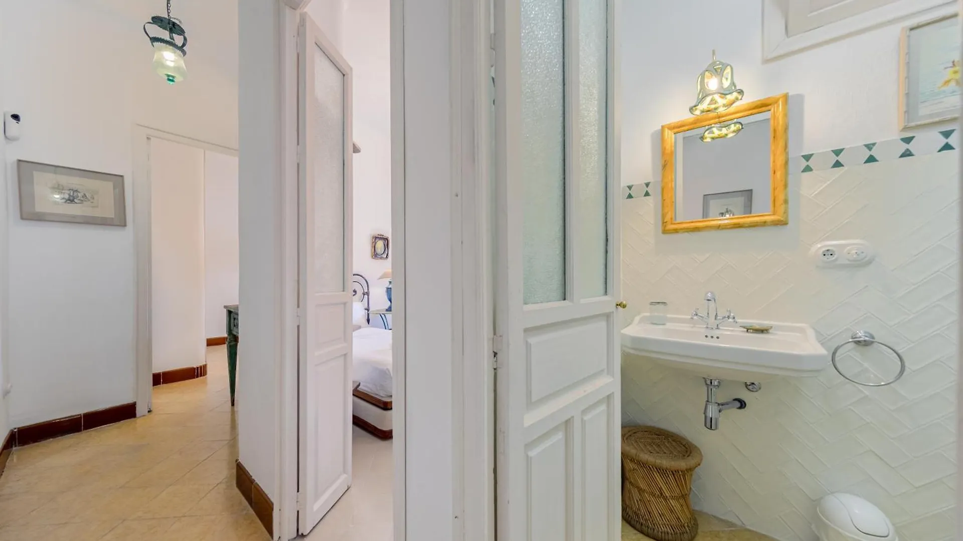 Apartment Apartamento Plaza De Dona Elvira Alcazar Seville Spain